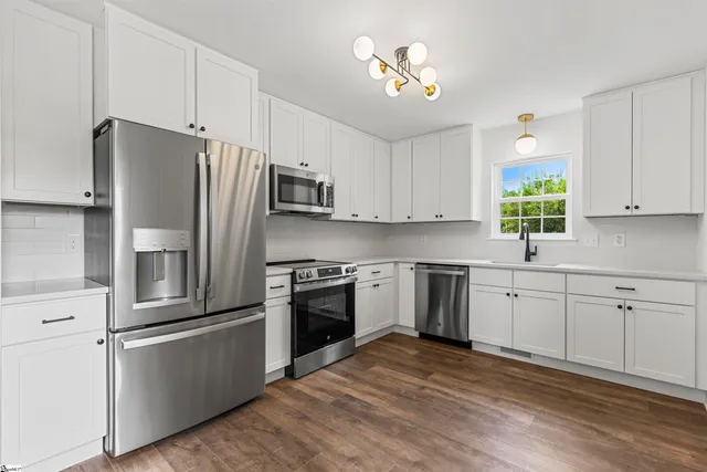 $379,000 | 15 Haley Court, Greenville, SC 29607