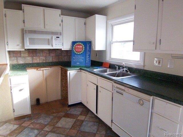 3171 West Auburn Road Rochester, MI 48309 - Photo 4 of 10 Kitchen1.jpg