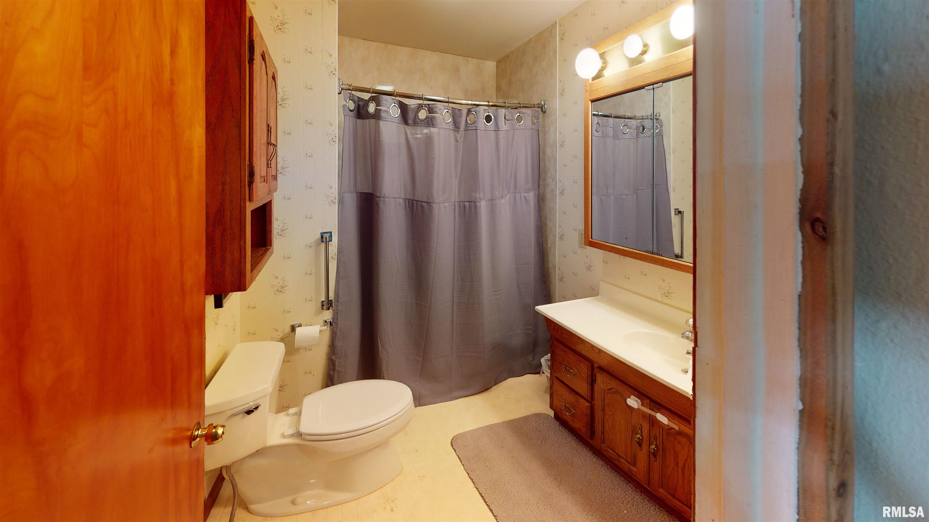 14 Salem Road Springfield, IL 62702 - Photo 3 of 12 Gallery Image 3