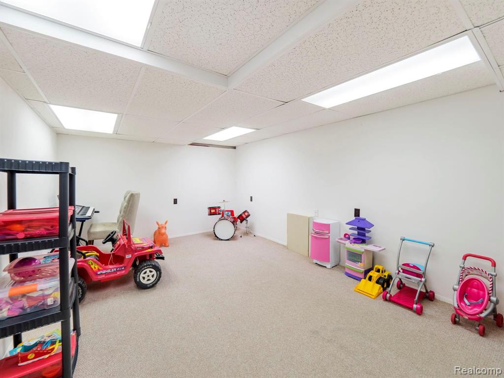 1748 Grandview Drive Rochester Hills, MI 48306 - Photo 40 of 48