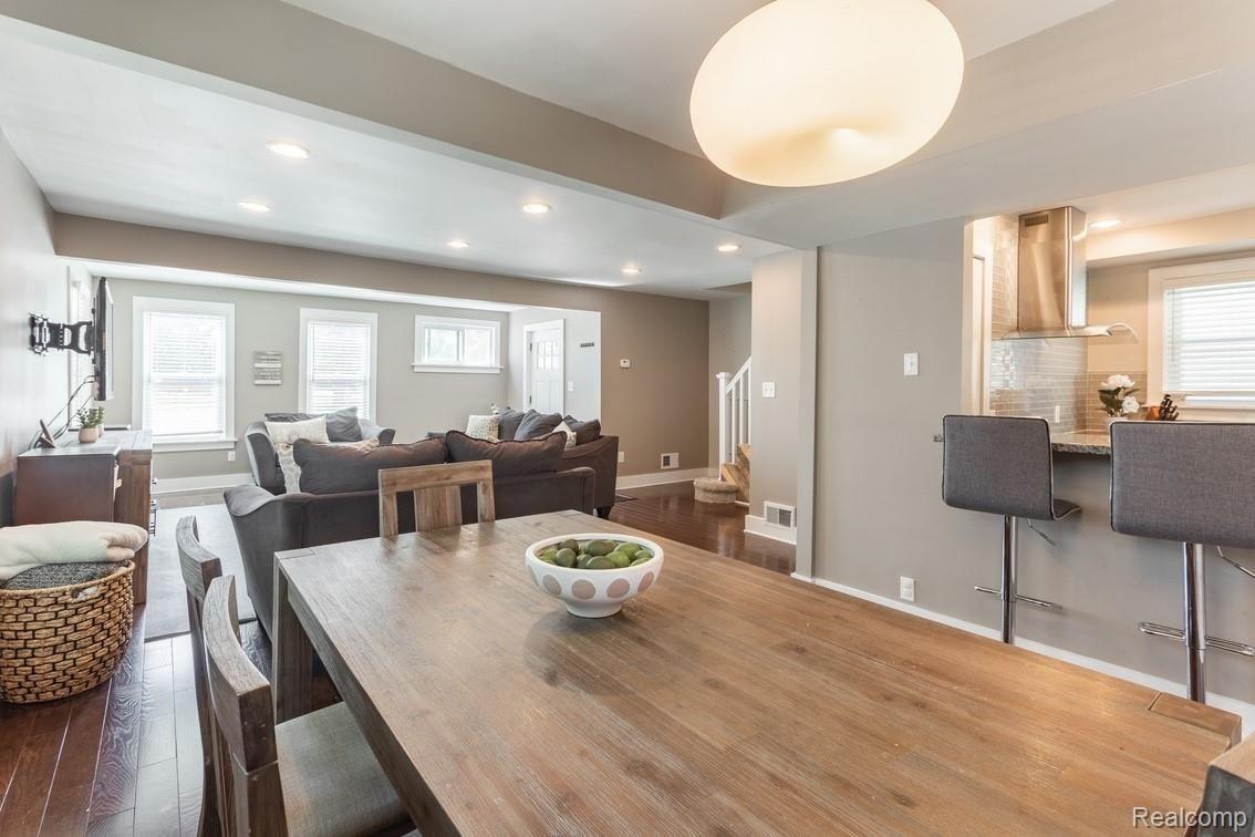 2008 Oxford Road Berkley, MI 48072 - Photo 9 of 45 244A6157-HDR.jpg