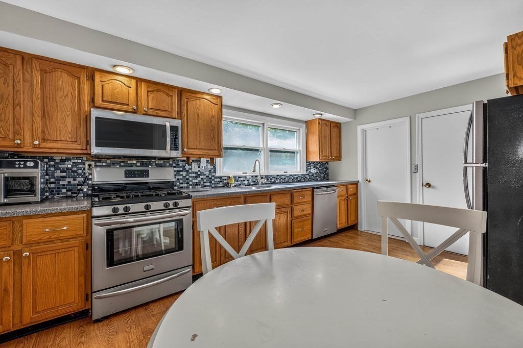 34 Trenton Road Dedham, MA 02026 - Photo 15 of 31 Gallery Image 15