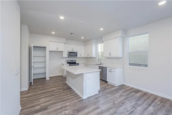 $3,300 | 466 Meyer Place, Upland, CA 91786