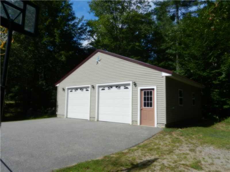 660 Lake House Road Naples, ME 04055 - Photo 12 of 15 Parking Lot/Garage.