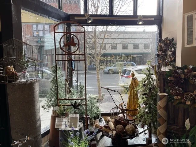 $2,500 | 926 Water Street, Unit B, Port Townsend, WA 98368