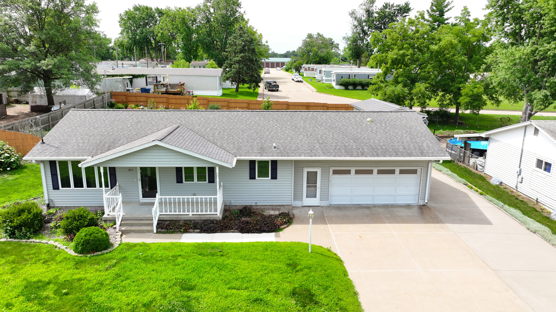 1815 9th Street Camanche, IA 52730 - Photo 1 of 37
