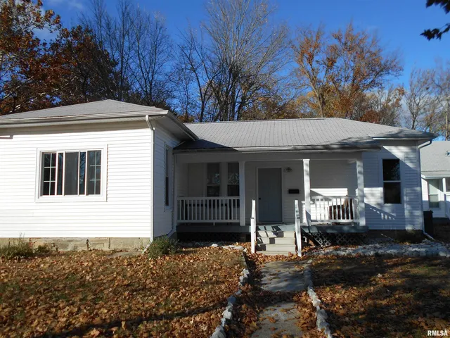 $150,000 | 128 West Adams Road, Macomb, IL 61455