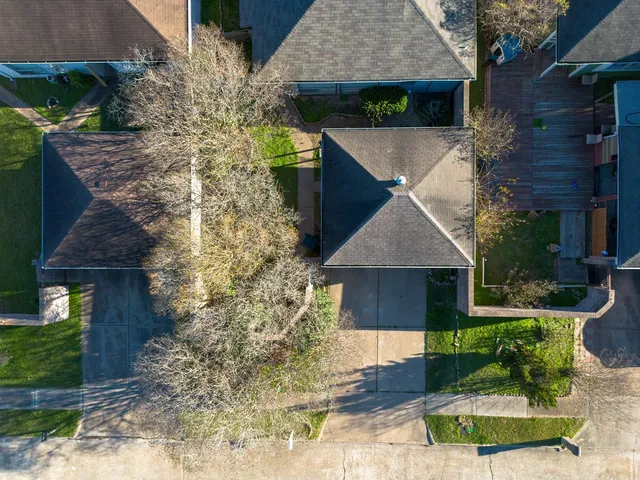 $1,900 | 16127 Olive Glen Drive, Houston, TX 77082