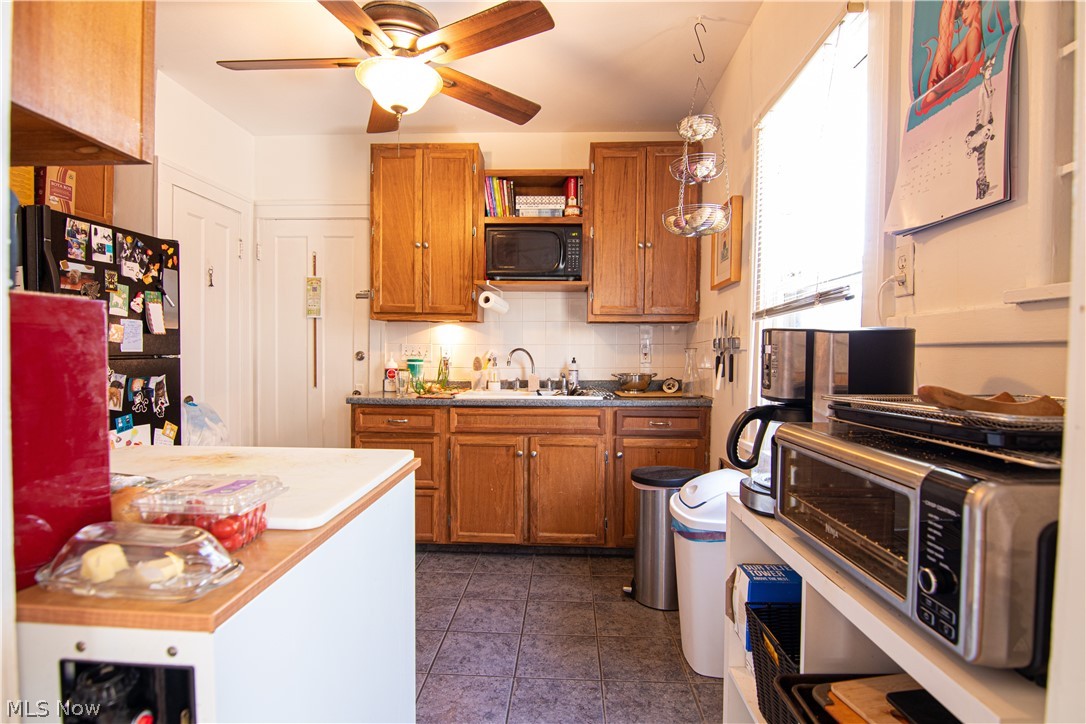 3236 Clarendon Road Cleveland, OH 44118 - Photo 18 of 31