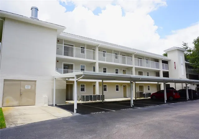 $279,900 | 21107 Fountain View Lane, Unit 5102, Lutz, FL 33558