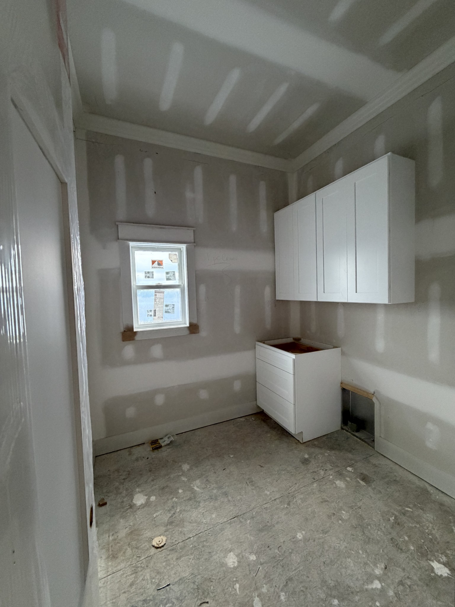 128 Copperas Creek Road Tullahoma, TN 37388 - Photo 17 of 27 a bathroom with a bathtub and window
