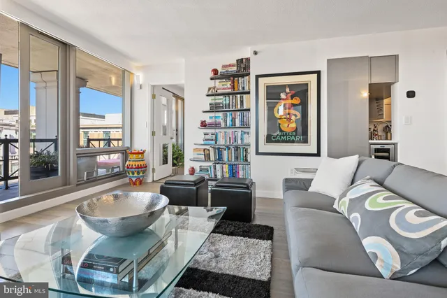 $849,000 | 701 Pennsylvania Avenue Northwest, Unit 1221, Washington, DC 20004