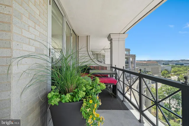 $849,000 | 701 Pennsylvania Avenue Northwest, Unit 1221, Washington, DC 20004