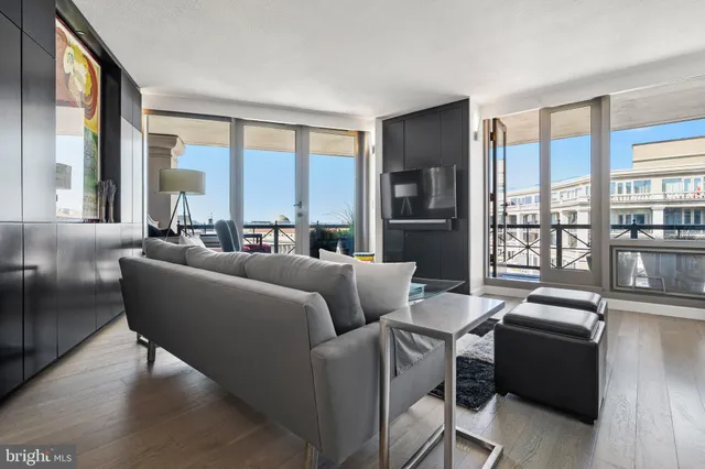 $849,000 | 701 Pennsylvania Avenue Northwest, Unit 1221, Washington, DC 20004