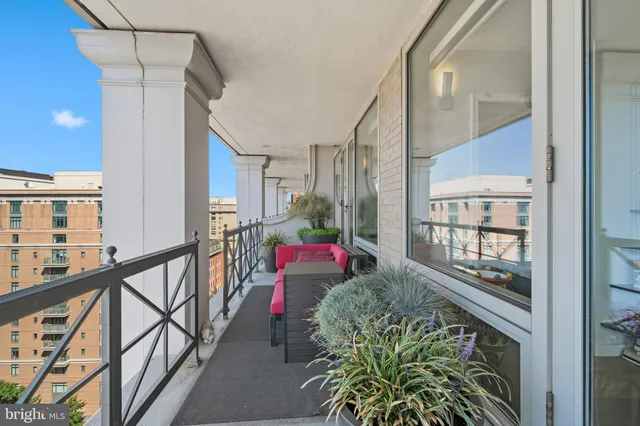 $849,000 | 701 Pennsylvania Avenue Northwest, Unit 1221, Washington, DC 20004