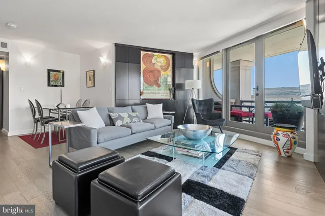 $849,000 | 701 Pennsylvania Avenue Northwest, Unit 1221, Washington, DC 20004