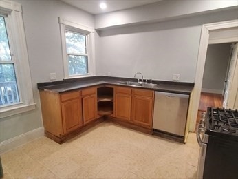 17 Mt Ida Road, Unit 2 Boston, MA 02122 - Photo 4 of 9 Gallery Image 4