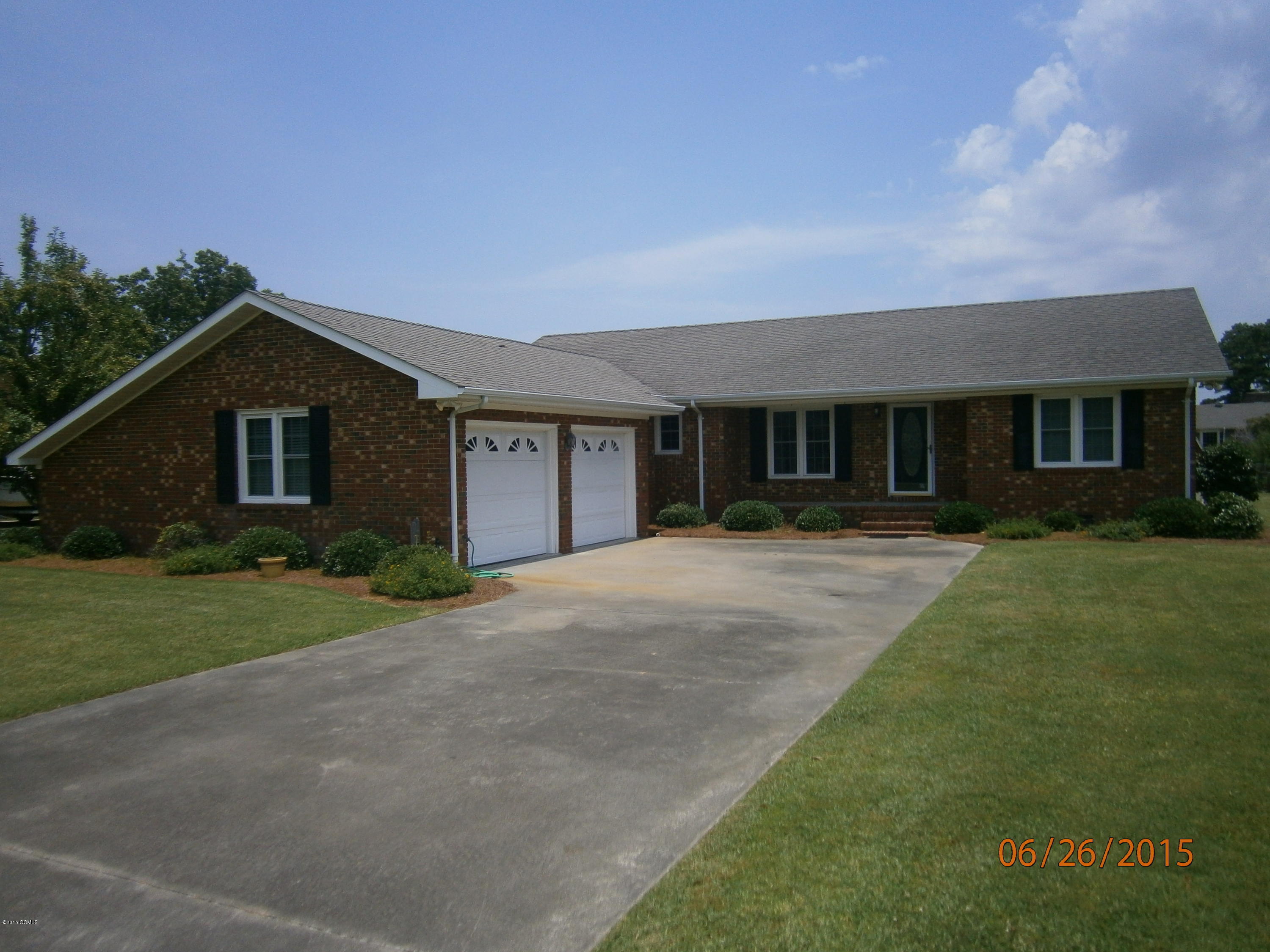 303 Canal Road Beaufort, NC 28516 - Photo 1 of 20 Front view