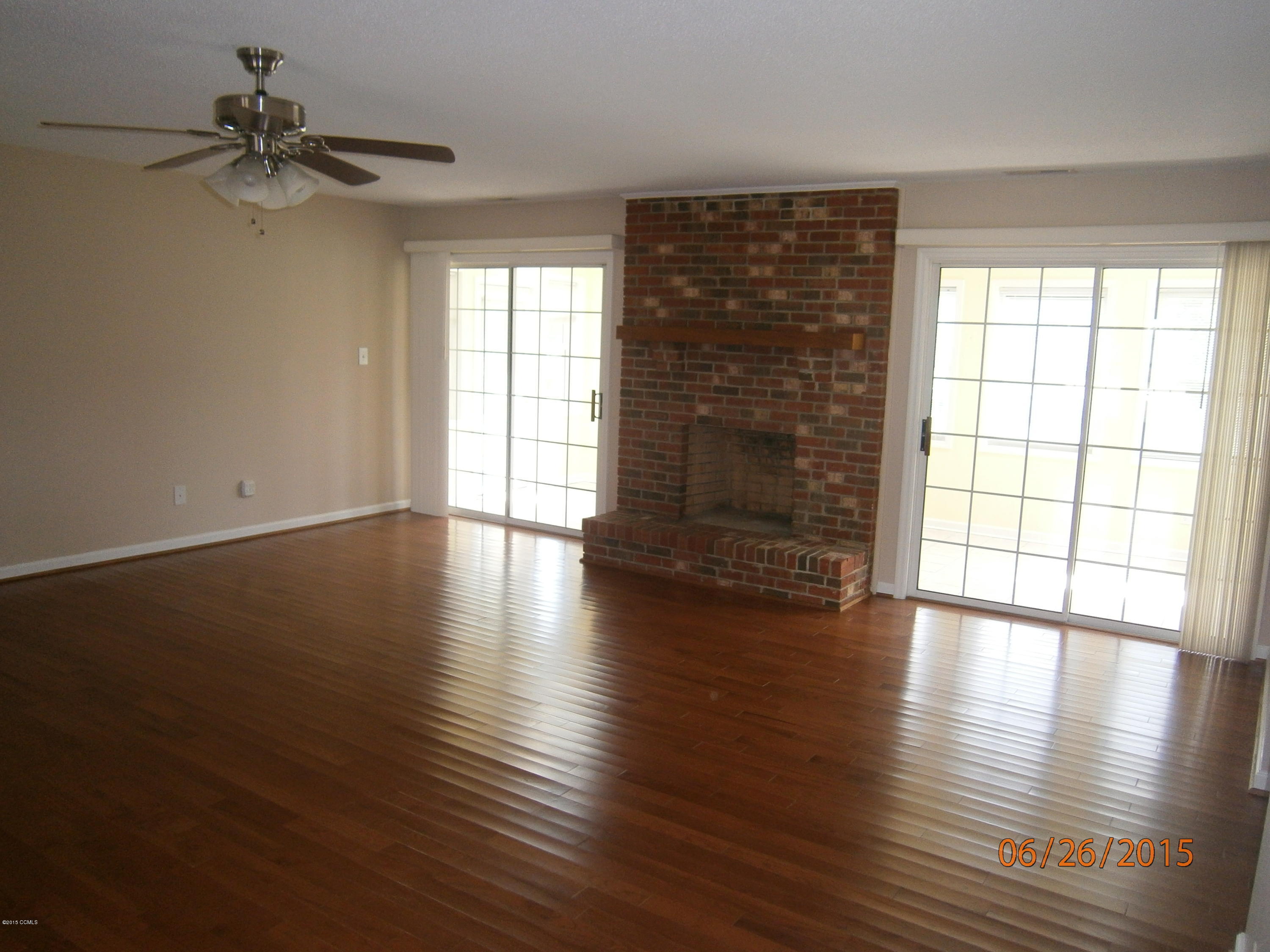 303 Canal Road Beaufort, NC 28516 - Photo 3 of 20 Great room