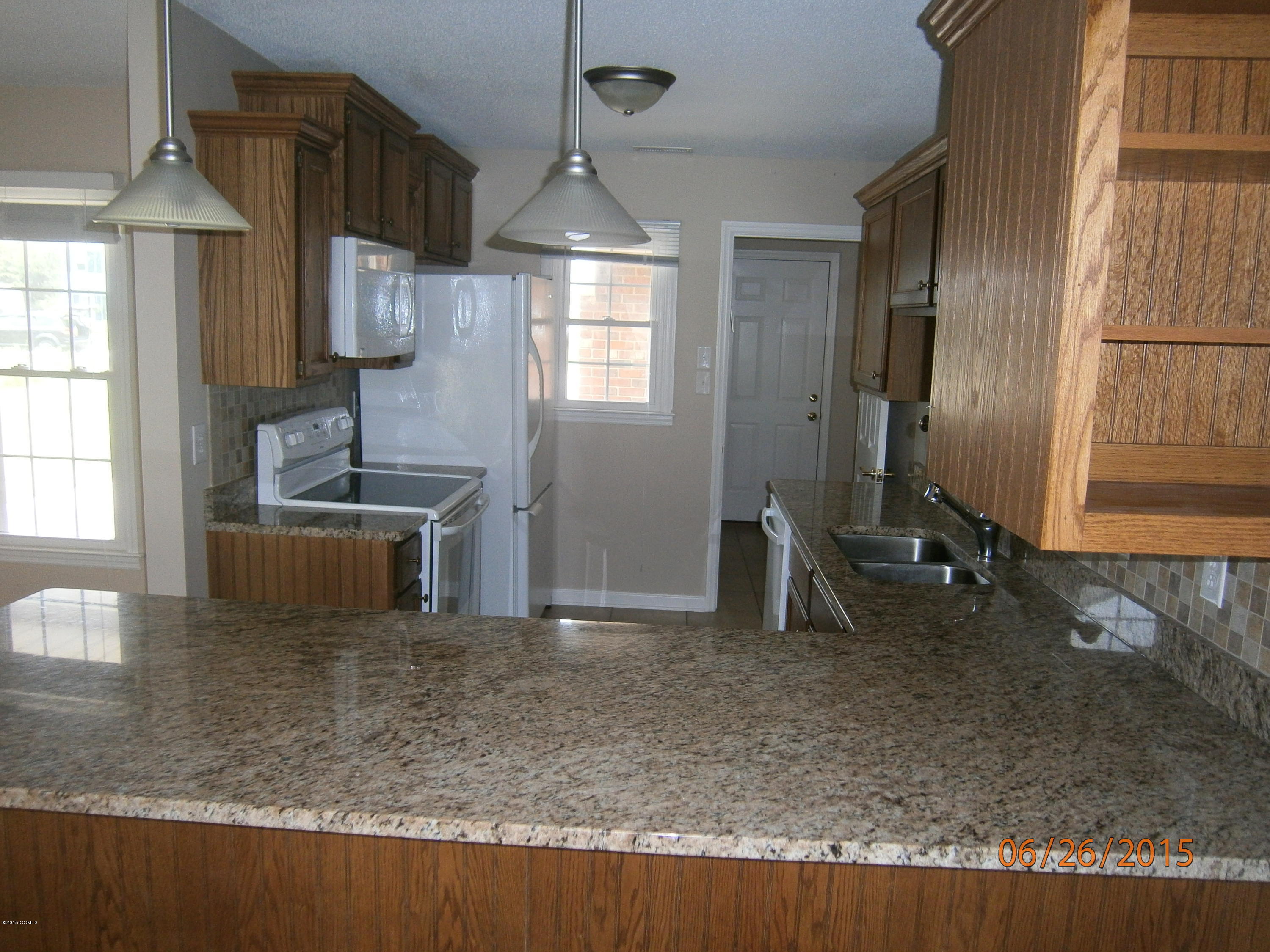 303 Canal Road Beaufort, NC 28516 - Photo 8 of 20 Kitchen