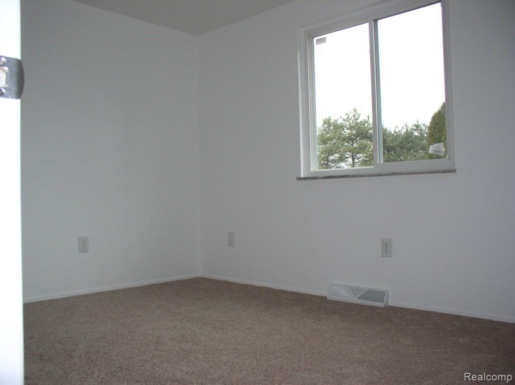 8486 Andersonville Road Clarkston, MI 48346 - Photo 17 of 17 3rd Bedroom