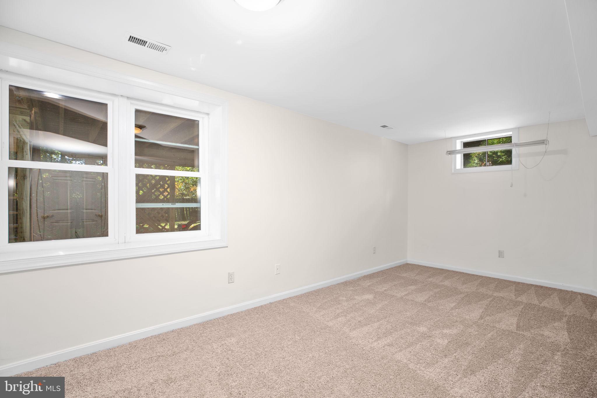 8 Rutledge Cove Ruther Glen, VA 22546 - Photo 26 of 46 an empty room with a window