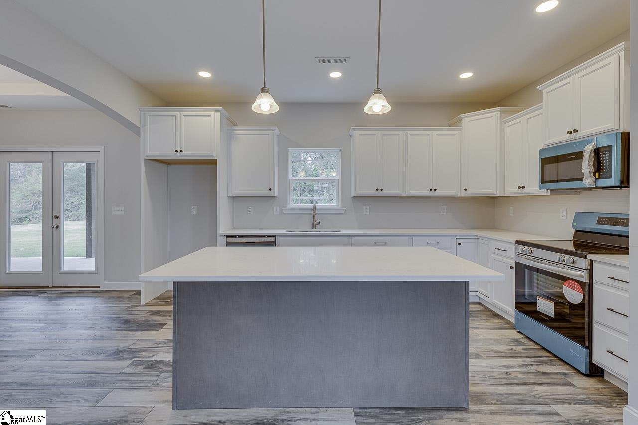 213 Legacy Lane Pickens, SC 29671 - Photo 16 of 44