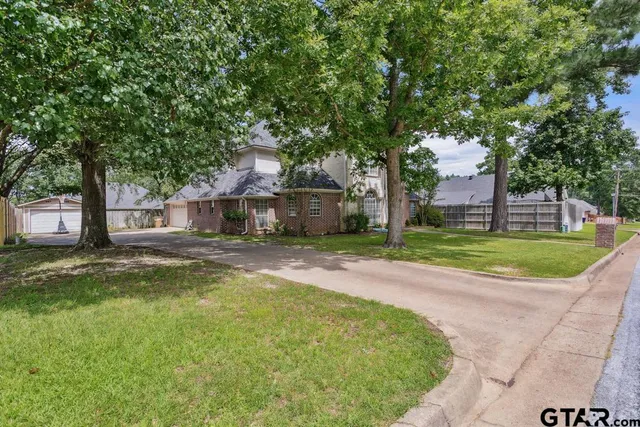 $400,000 | 1876 Cedar Spur Street, Flint, TX 75762