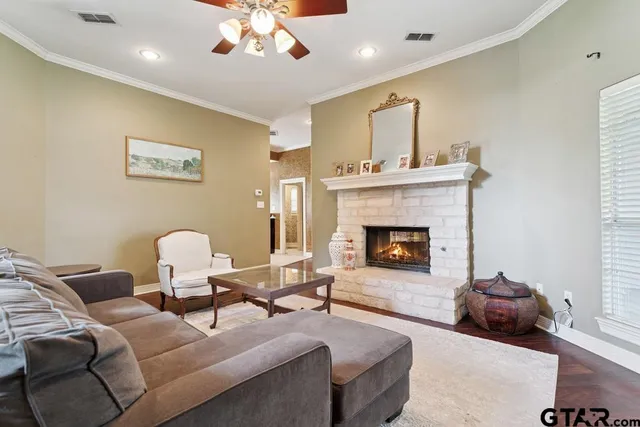 $400,000 | 1876 Cedar Spur Street, Flint, TX 75762