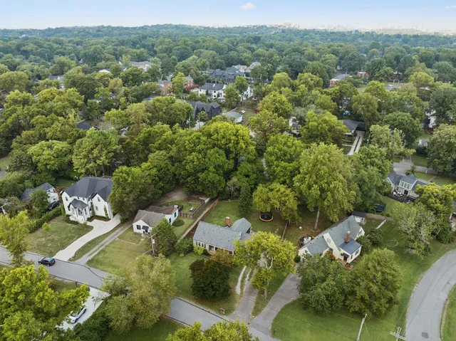 $775,000 | 951 Graybar Lane, Nashville, TN 37204