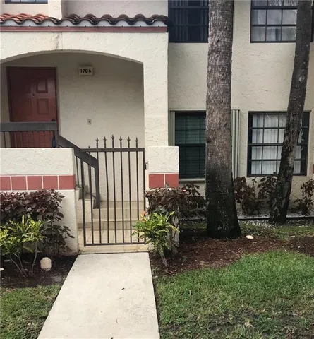 $2,400 | 1706 Congressional Way, Deerfield Beach, FL 33442