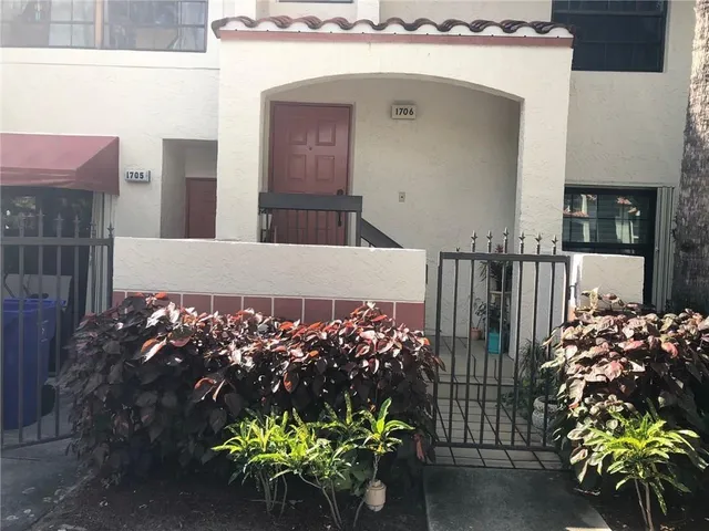 $2,400 | 1706 Congressional Way, Deerfield Beach, FL 33442