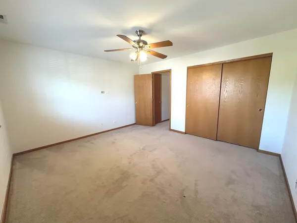 $298,900 | 3503 Blue Ridge Court, Unit 3503, Carpentersville, IL 60110