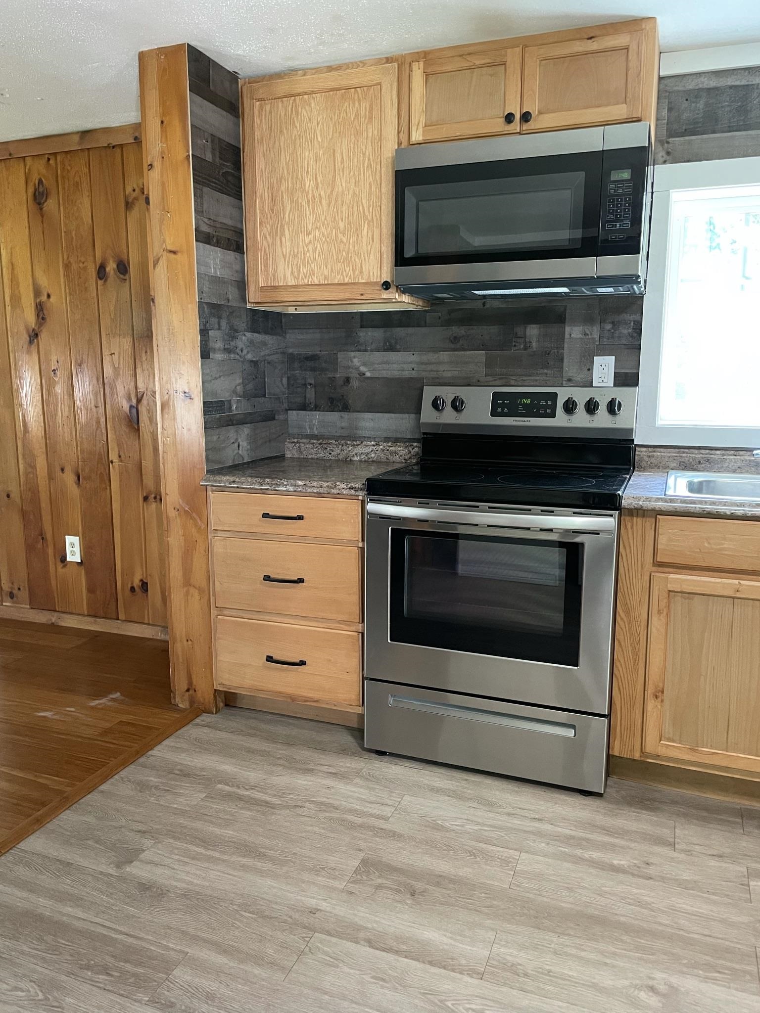 208 Grafton Turnpike Road Canaan, NH 03741 - Photo 11 of 40