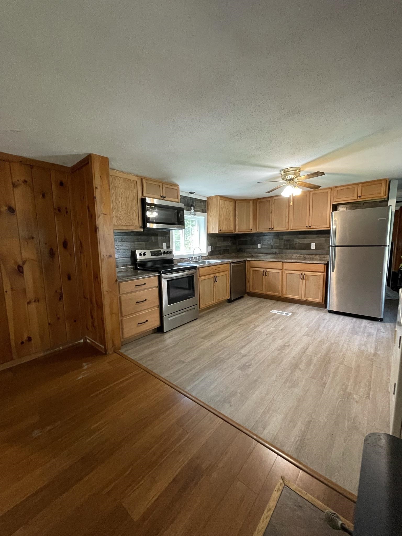 208 Grafton Turnpike Road Canaan, NH 03741 - Photo 9 of 40