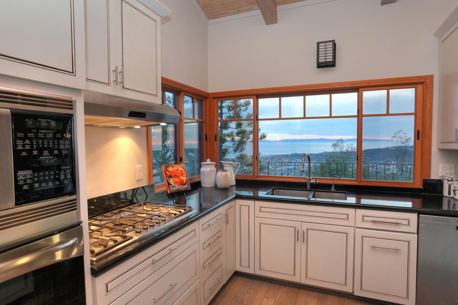 1520 Franceschi Road Santa Barbara, CA 93103 - Photo 11 of 16 10_kitch-1