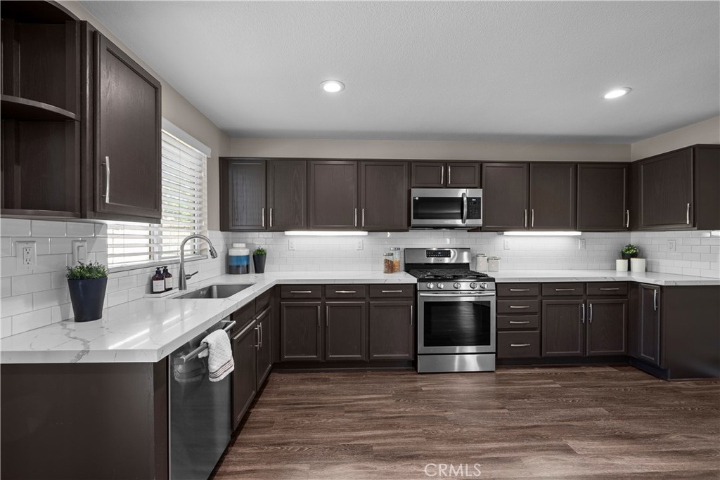 28244 Springvale Lane Castaic, CA 91384 - Photo 14 of 42
