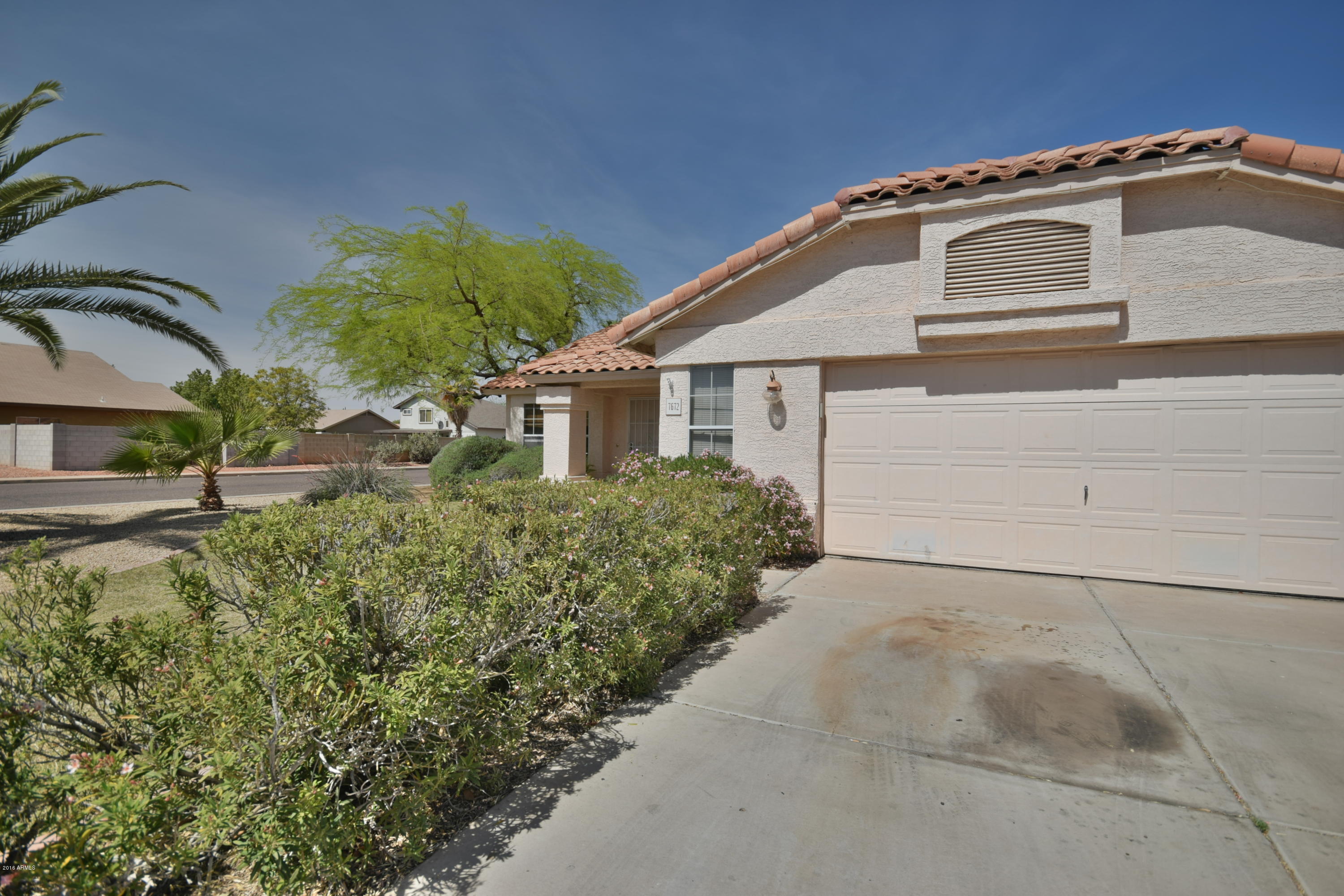 7672 West Redfield Road Peoria, AZ 85381 - Photo 3 of 27 DSC_1139