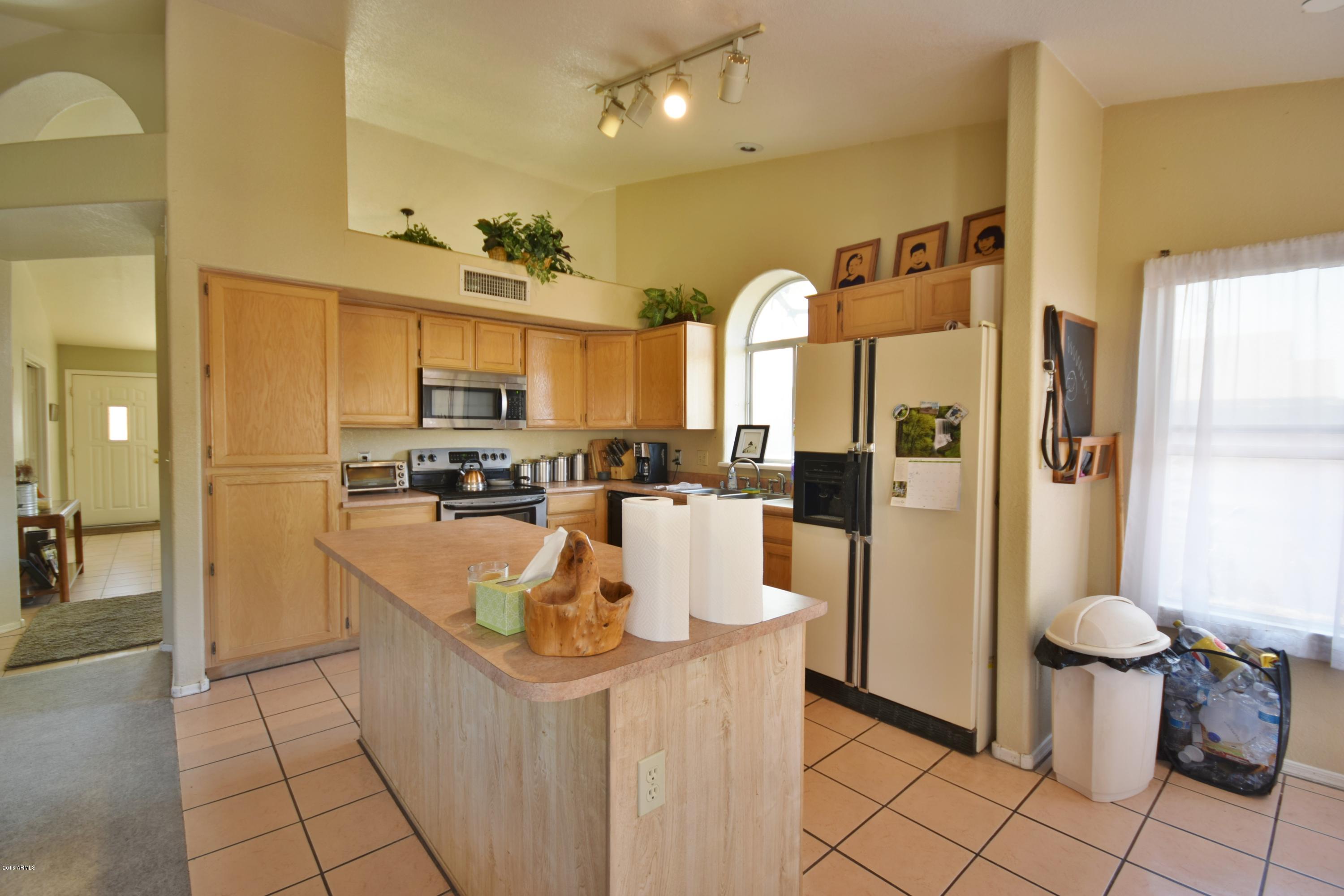 7672 West Redfield Road Peoria, AZ 85381 - Photo 7 of 27 DSC_1143