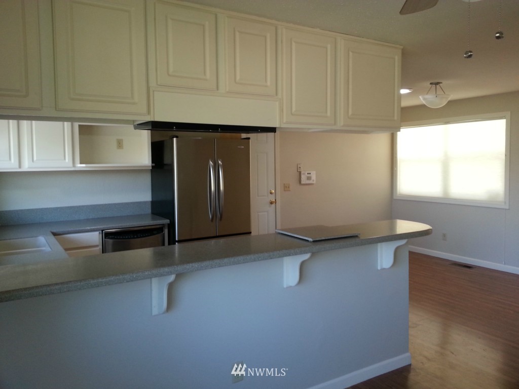 12716 Southeast 166th Street Renton, WA 98058 - Photo 5 of 14 Gallery Image 5