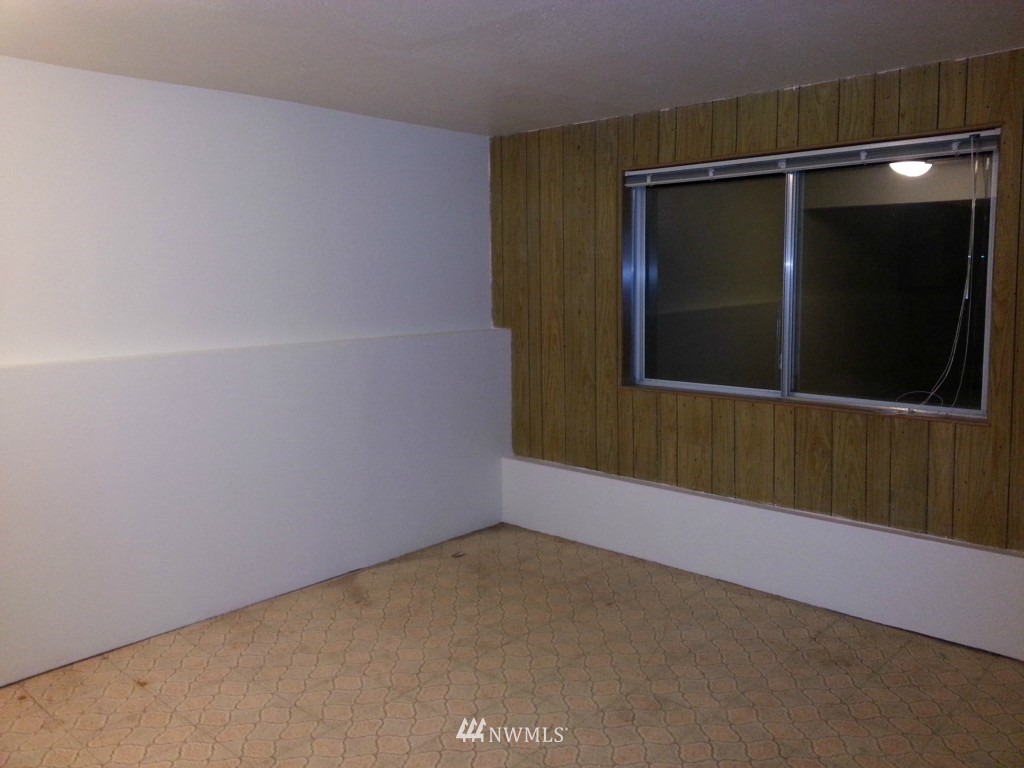 12716 Southeast 166th Street Renton, WA 98058 - Photo 8 of 14 Gallery Image 8