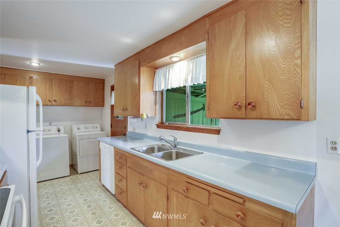 10610 Southeast 196th Street Renton, WA 98055 - Photo 11 of 27 Gallery Image 11