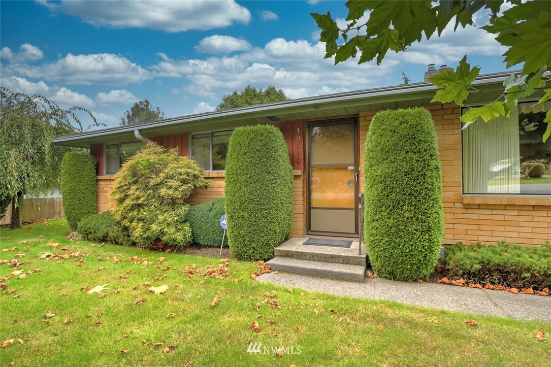 10610 Southeast 196th Street Renton, WA 98055 - Photo 3 of 27 Gallery Image 3