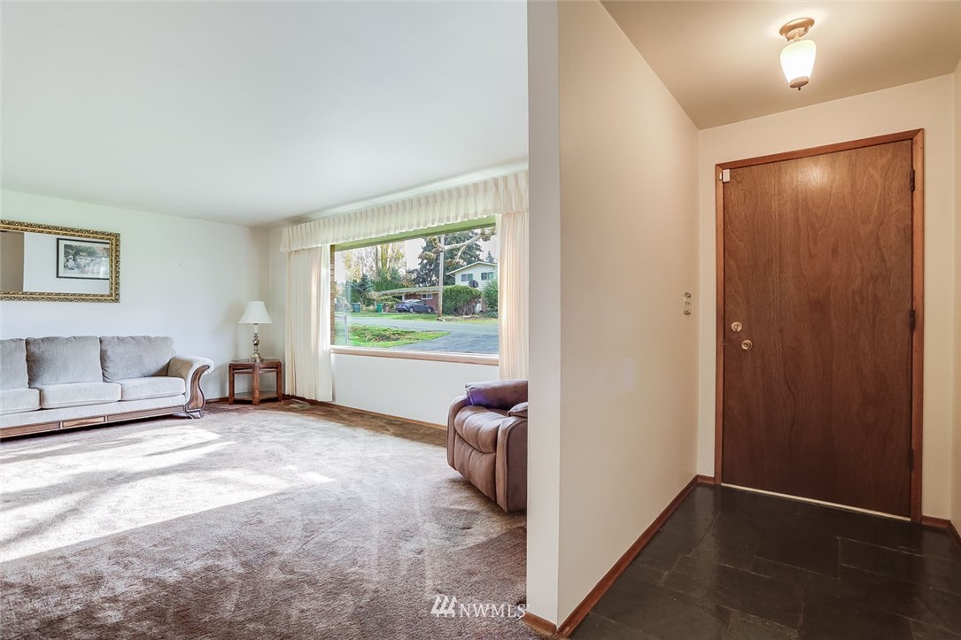 10610 Southeast 196th Street Renton, WA 98055 - Photo 4 of 27 Gallery Image 4