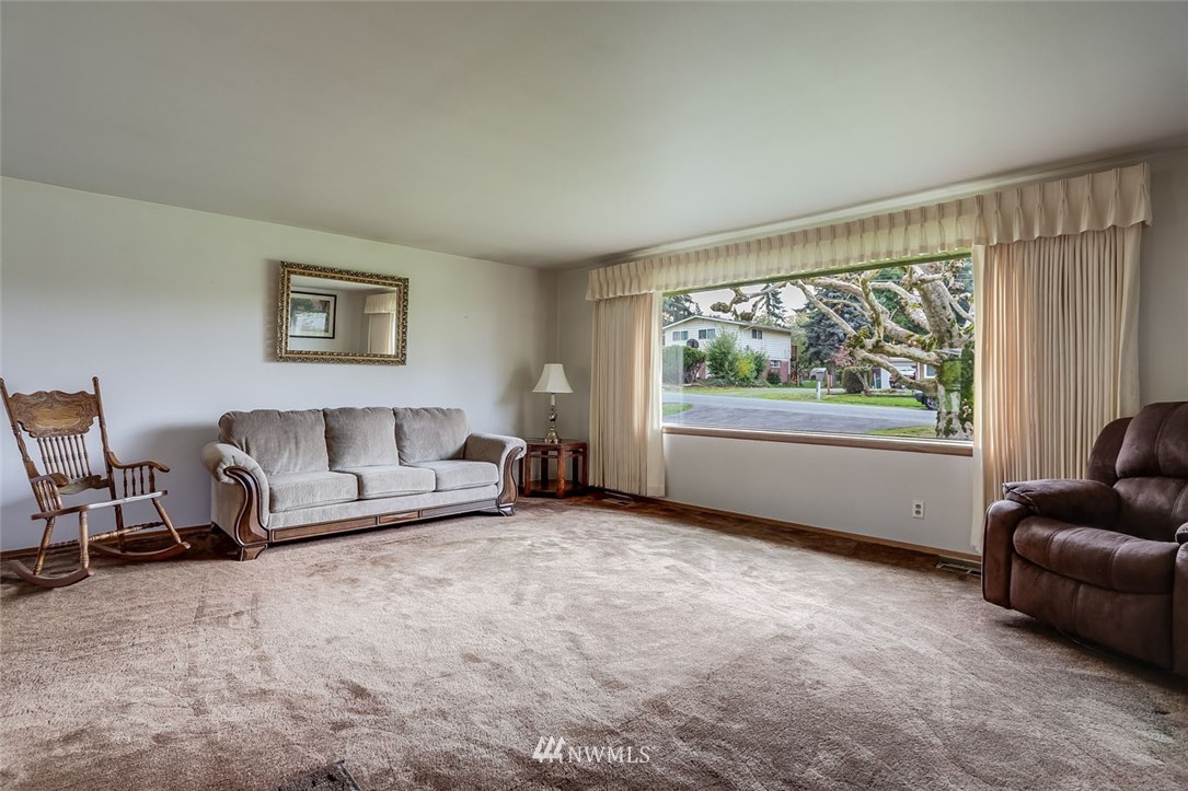 10610 Southeast 196th Street Renton, WA 98055 - Photo 5 of 27 Gallery Image 5