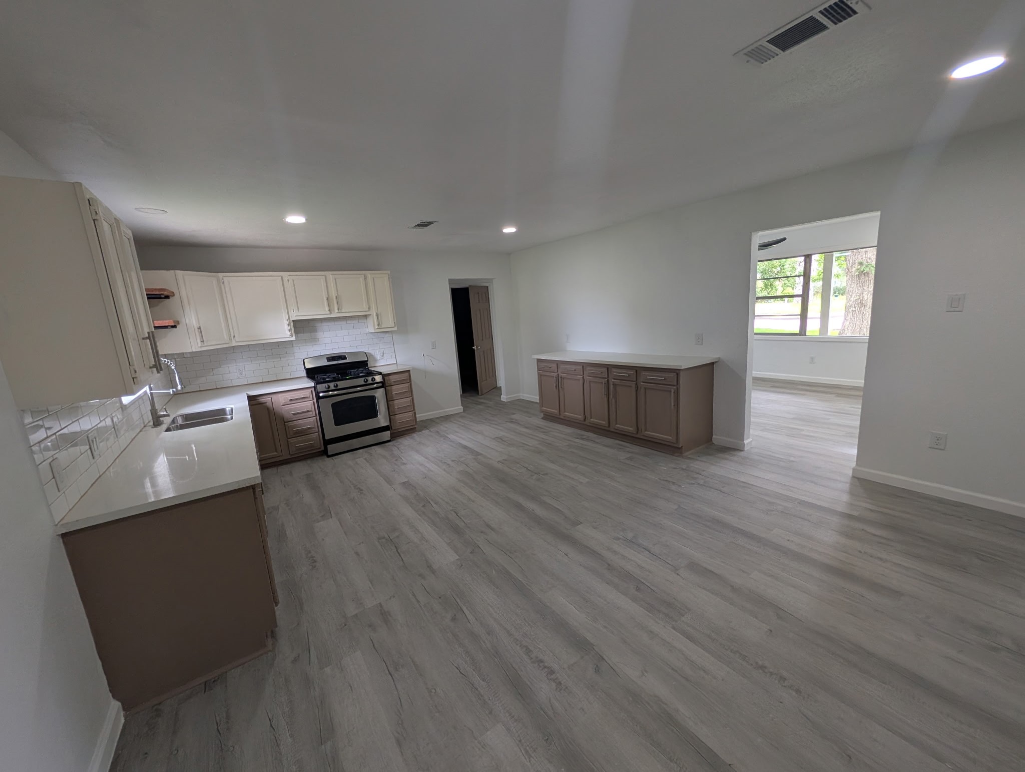 306 Allendale Road Pasadena, TX 77502 - Photo 5 of 17