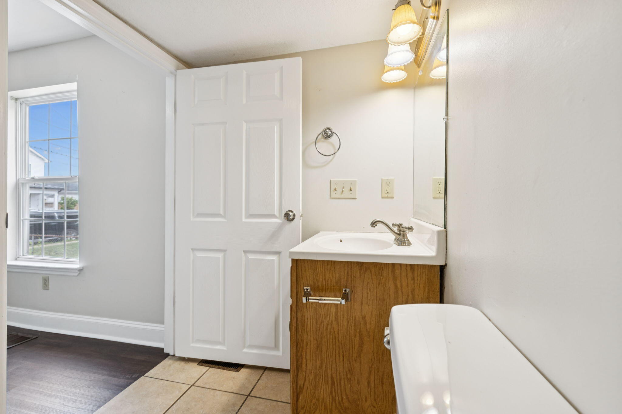 1142 Pierce Street Chattanooga, TN 37403 - Photo 11 of 20 bath