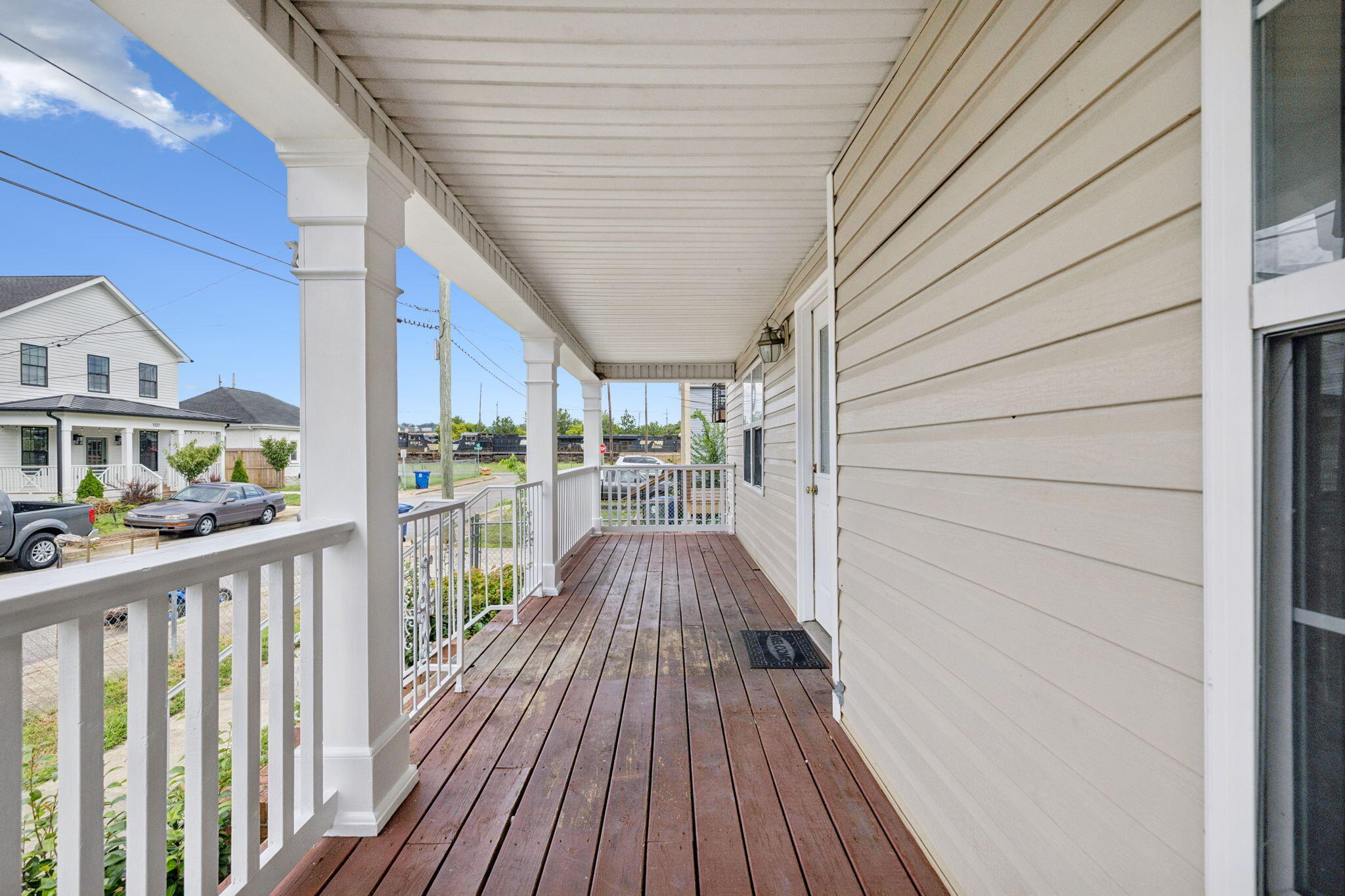 1142 Pierce Street Chattanooga, TN 37403 - Photo 2 of 20 front porch