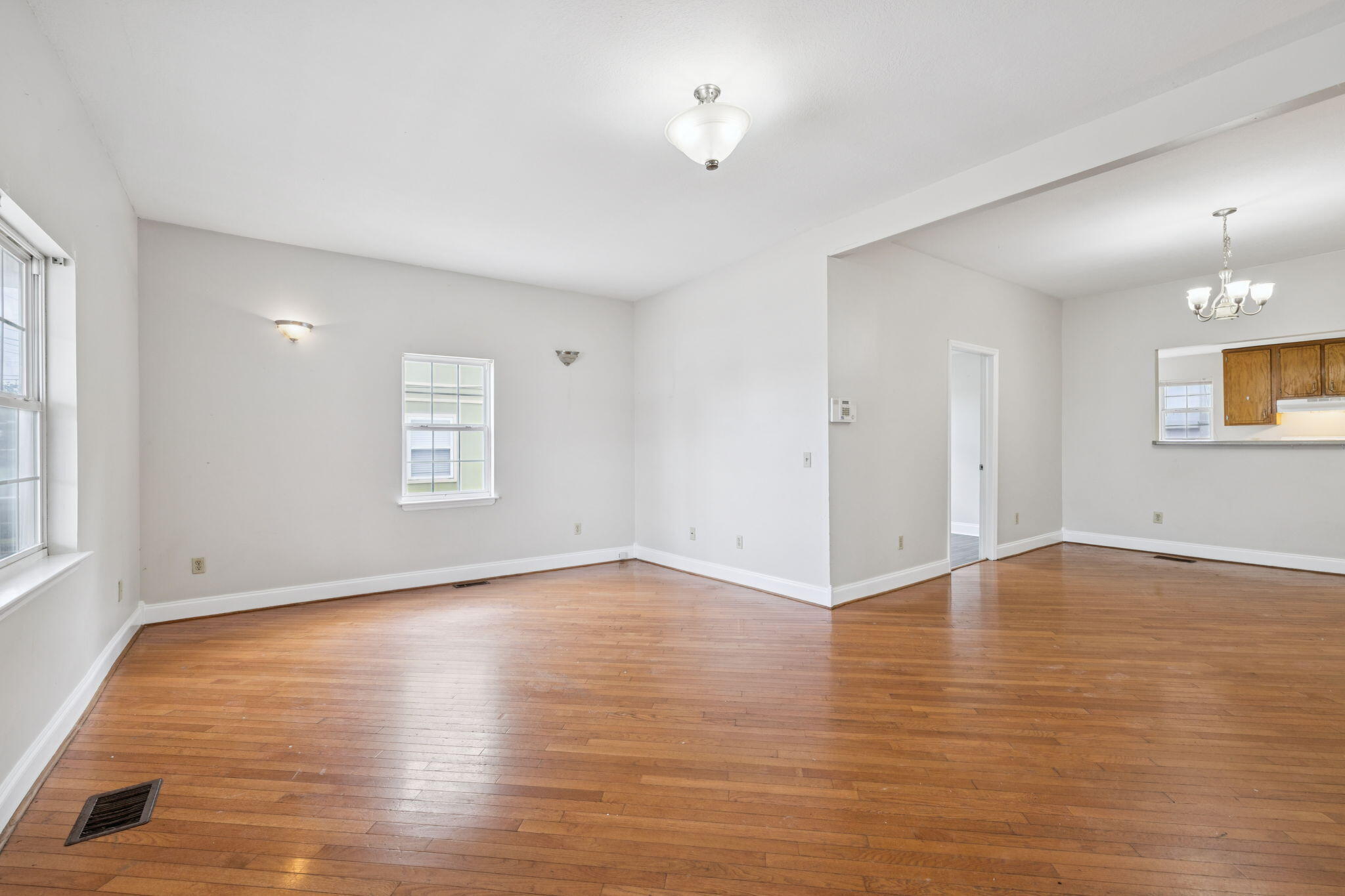 1142 Pierce Street Chattanooga, TN 37403 - Photo 6 of 20 family room