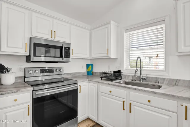 $2,950 | 1401 South Shore Drive, Surf City, NC 28445